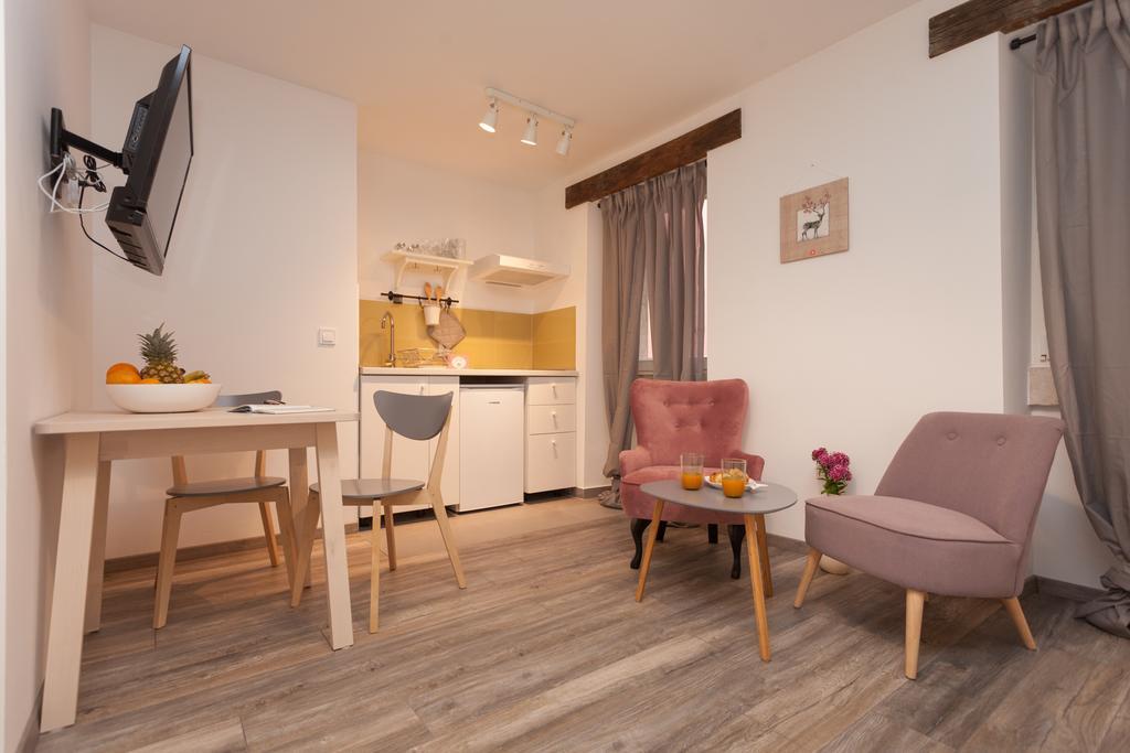 Apartments And Rooms Hey Rovinj Bagian luar foto