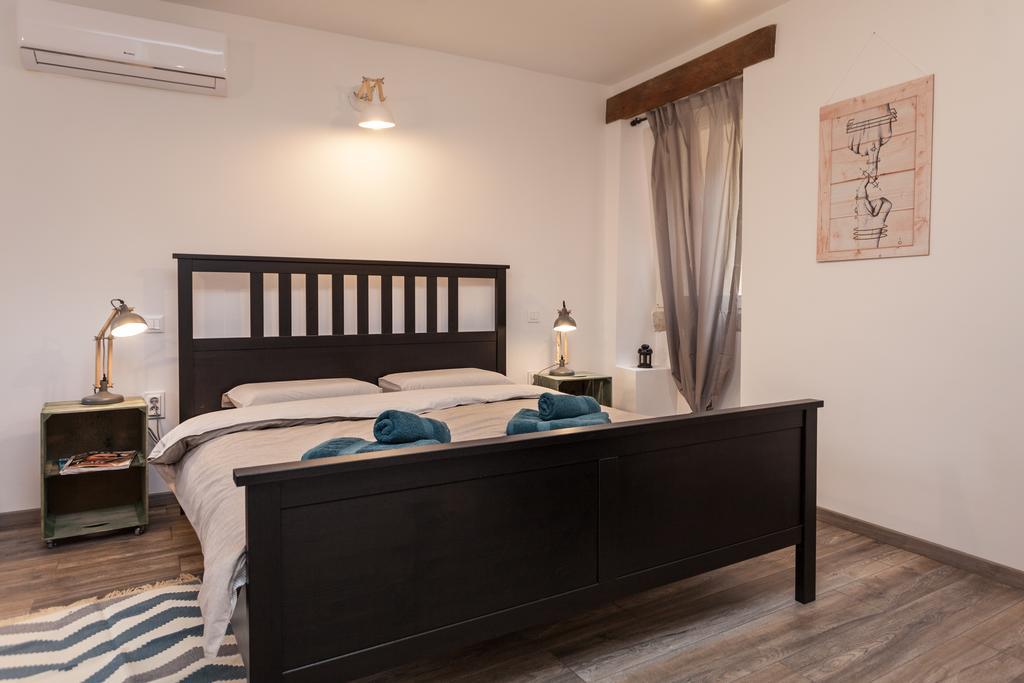Apartments And Rooms Hey Rovinj Bagian luar foto