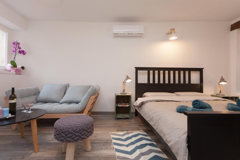 Apartments And Rooms Hey Rovinj Bagian luar foto