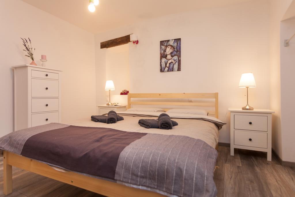 Apartments And Rooms Hey Rovinj Bagian luar foto