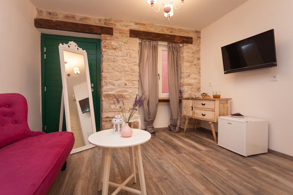 Apartments And Rooms Hey Rovinj Bagian luar foto