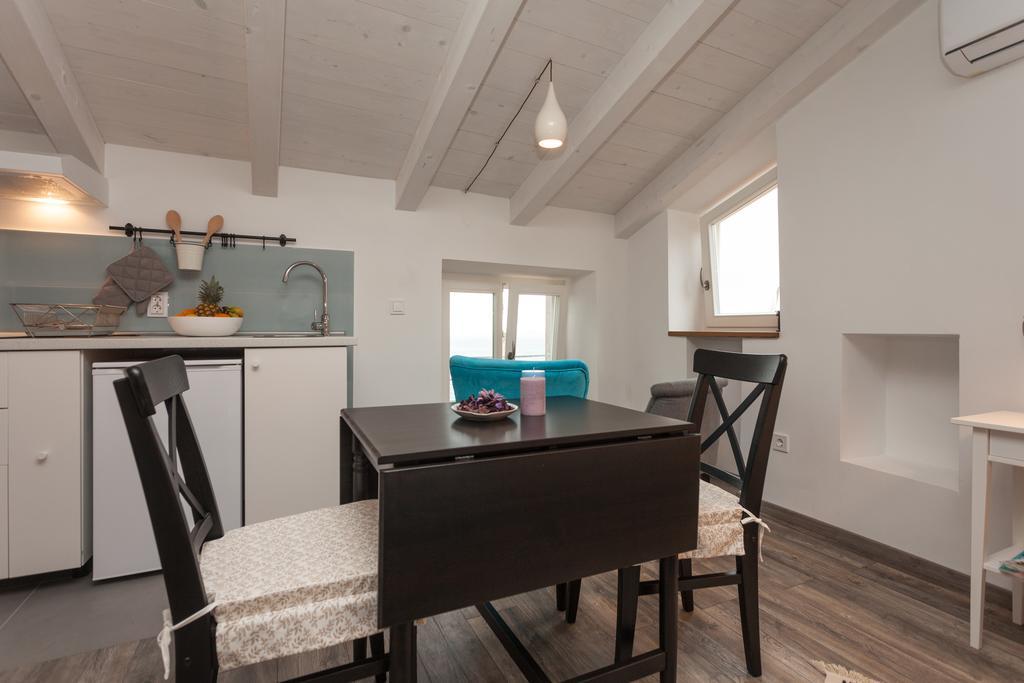Apartments And Rooms Hey Rovinj Bagian luar foto